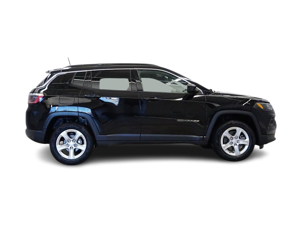 Thumbnail: 2023 Jeep Compass - 17