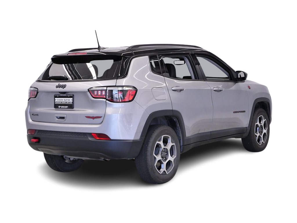 Thumbnail: 2022 Jeep Compass - 16