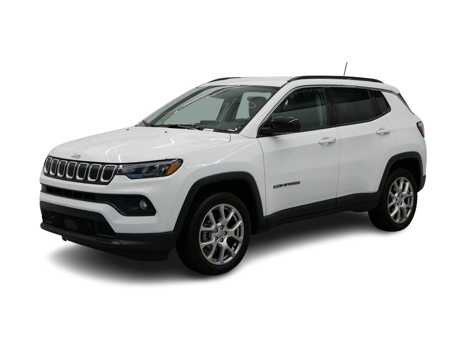 Certified 2022 Jeep Compass Latitude Lux with VIN 3C4NJDFB0NT166810 for sale in Wayzata, Minnesota