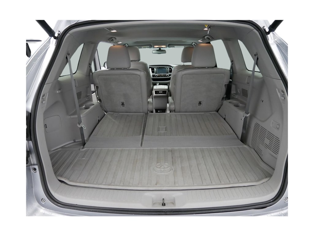 Thumbnail: 2016 Toyota Highlander - 15