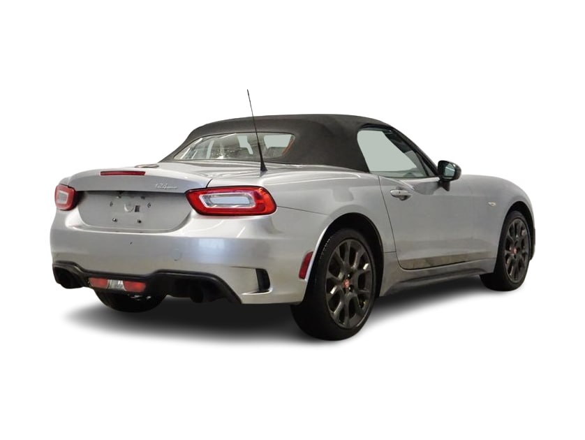 Thumbnail: 2017 Fiat 124 Spider - 14