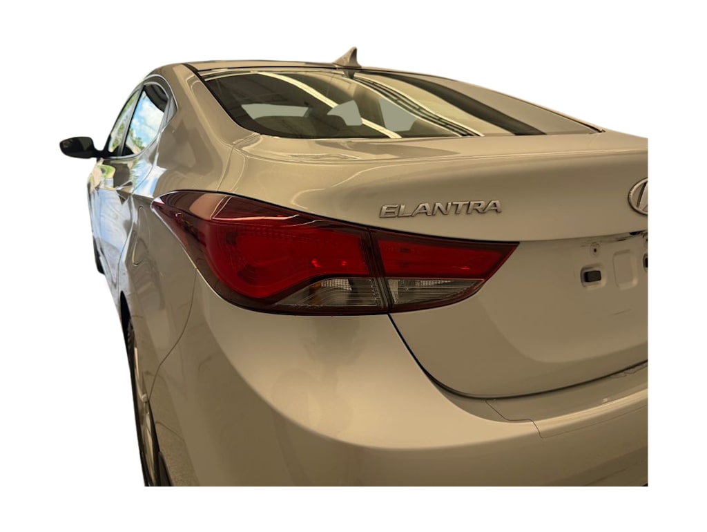 Thumbnail: 2015 Hyundai Elantra - 21