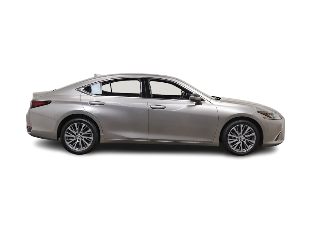 Thumbnail: 2021 Lexus ES - 13