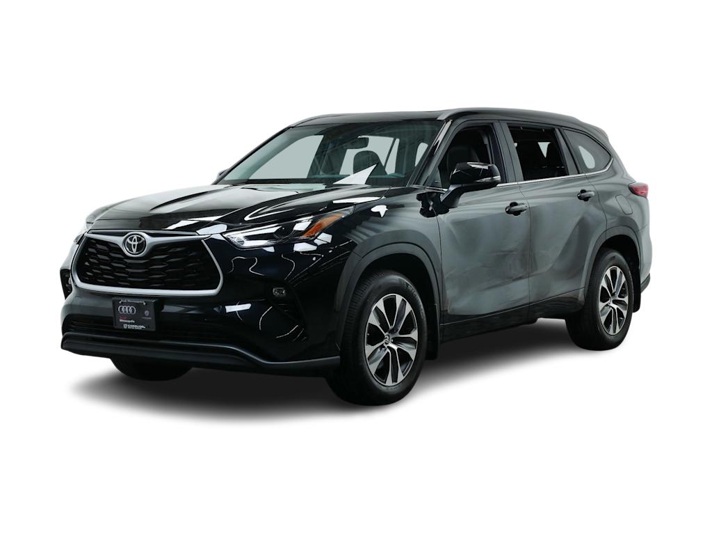 Used 2023 Toyota Highlander XLE with VIN 5TDKDRBH6PS504788 for sale in Saint Paul, Minnesota