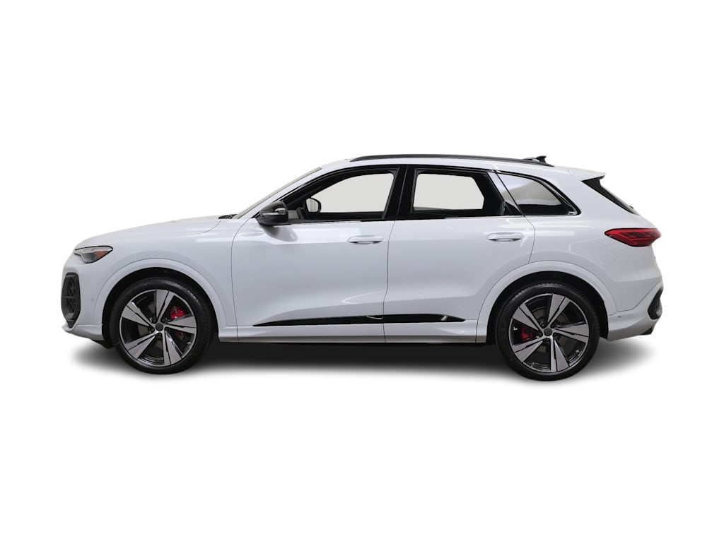Thumbnail: 2026 Audi SQ5 - 3