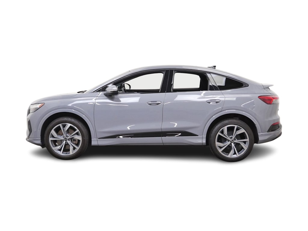 Thumbnail: 2023 Audi Q4 e-tron - 3