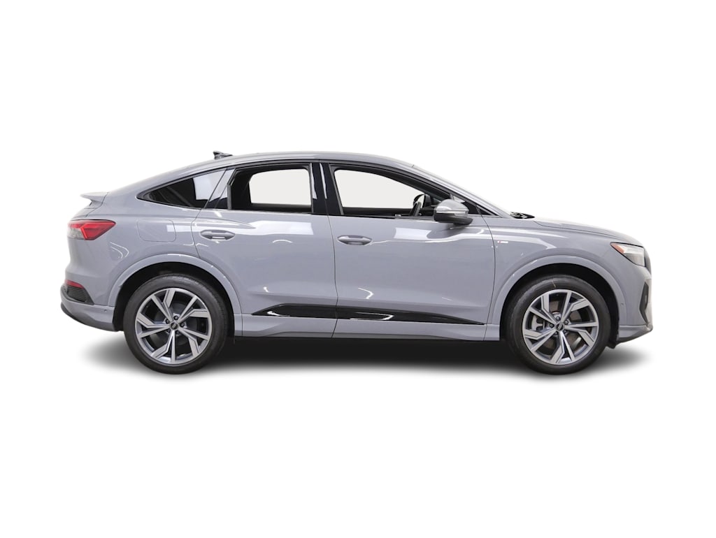 Thumbnail: 2023 Audi Q4 e-tron - 13