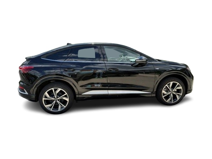 Thumbnail: 2023 Audi Q4 e-tron - 11