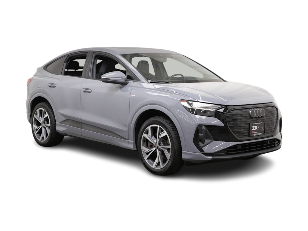 Thumbnail: 2023 Audi Q4 e-tron - 14