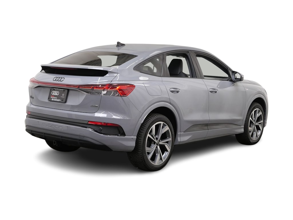 Thumbnail: 2023 Audi Q4 e-tron - 12