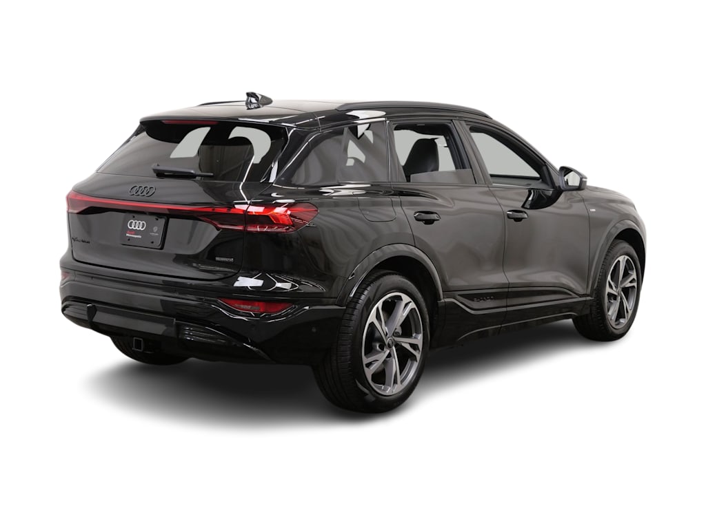 Thumbnail: 2027 Audi Q6 e-tron - 8