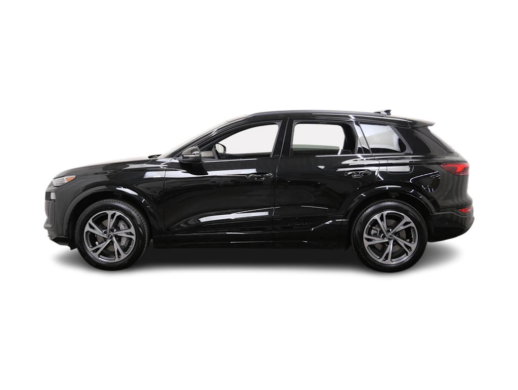 Thumbnail: 2027 Audi Q6 e-tron - 3