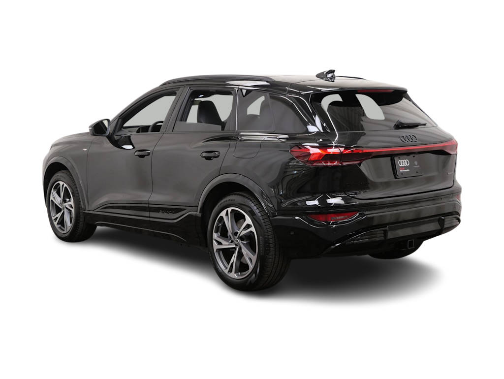 Thumbnail: 2027 Audi Q6 e-tron - 4