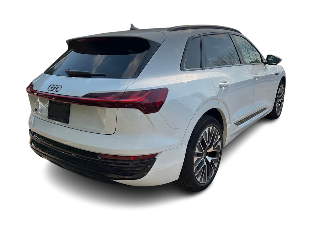 Thumbnail: 2024 Audi Q8 e-tron - 13