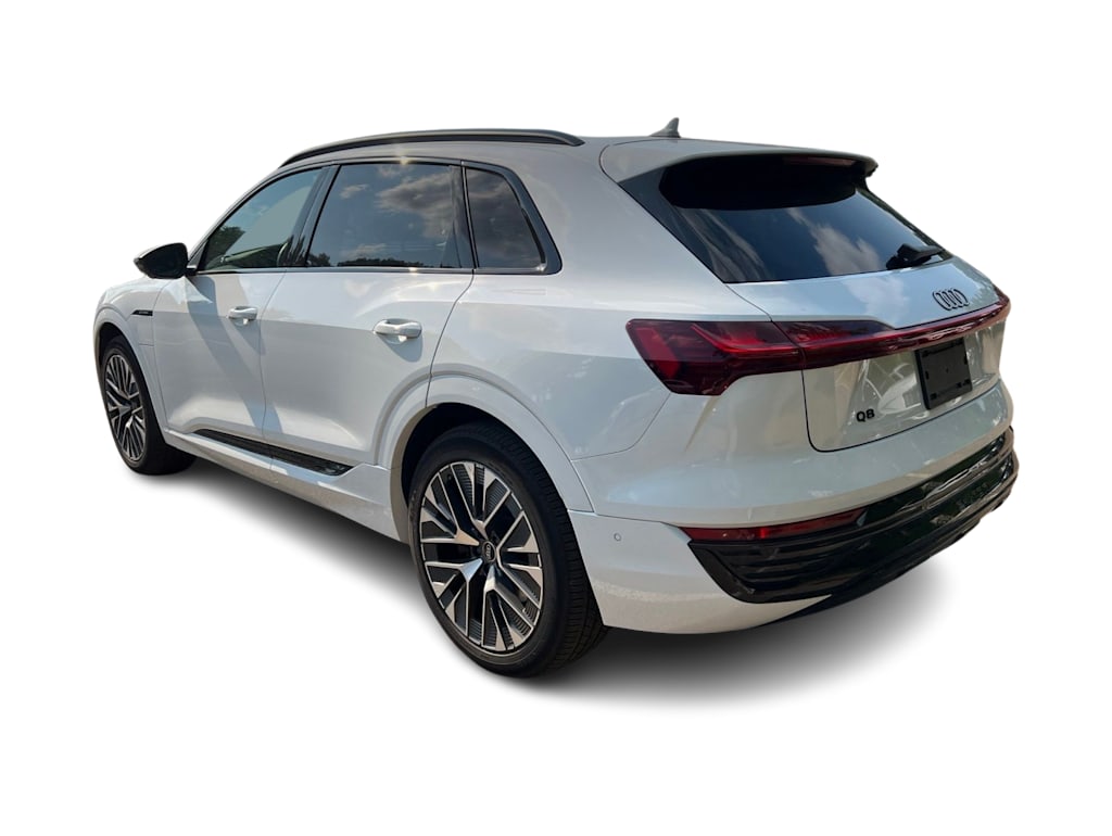 Thumbnail: 2024 Audi Q8 e-tron - 4