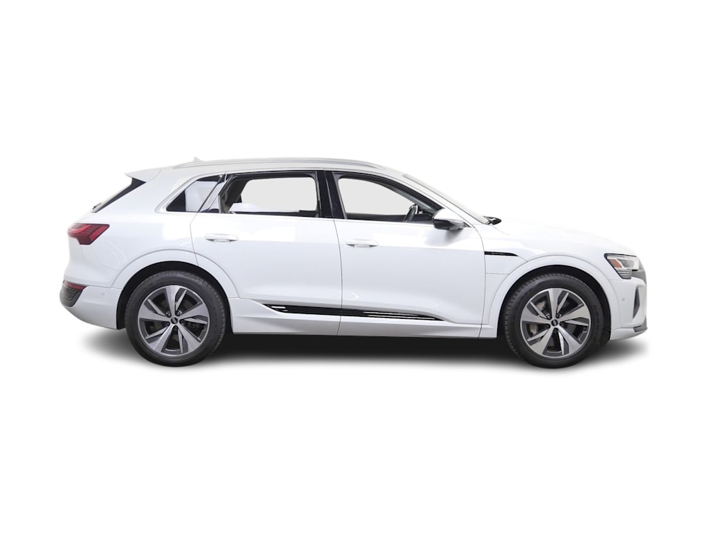 Thumbnail: 2024 Audi Q8 e-tron - 14