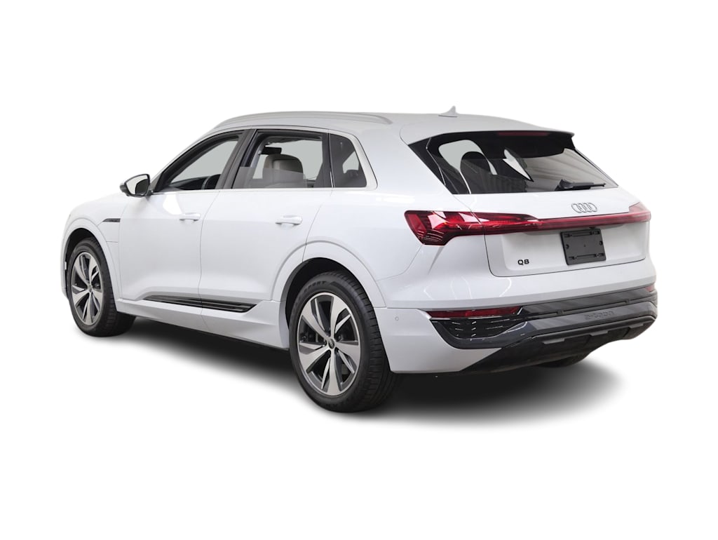 Thumbnail: 2024 Audi Q8 e-tron - 4