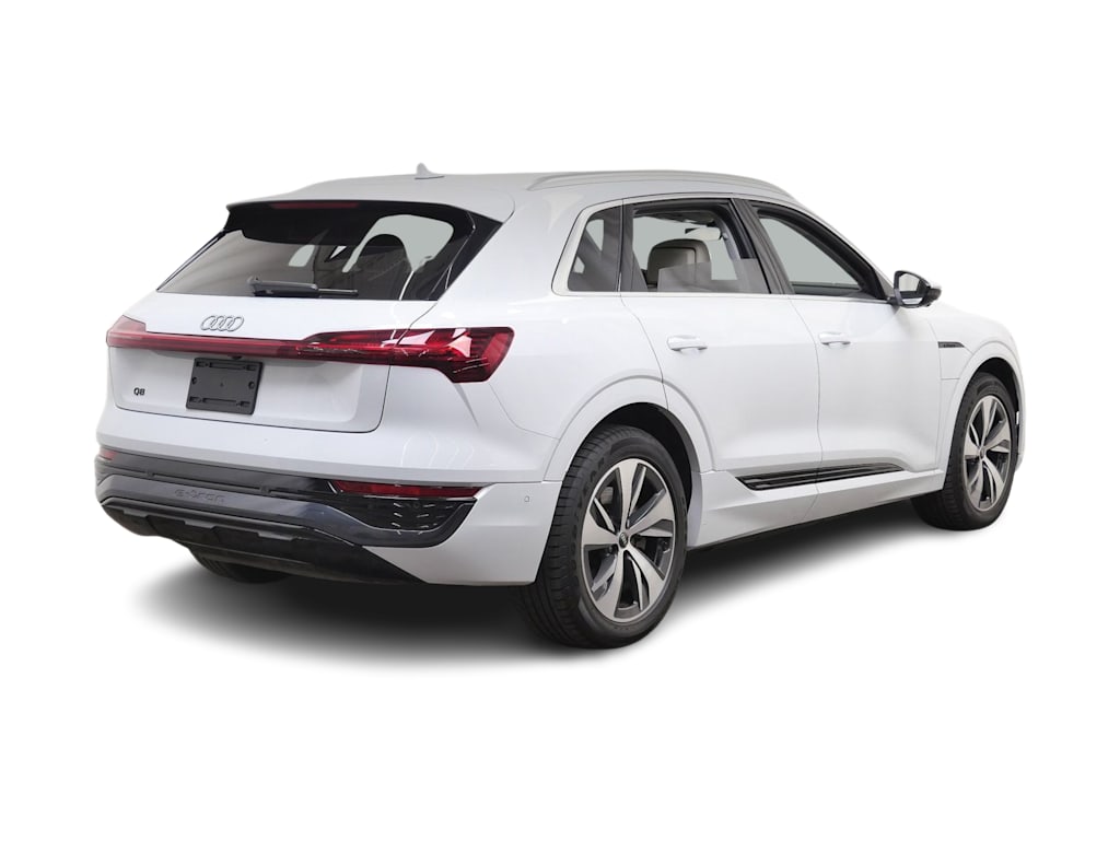 Thumbnail: 2024 Audi Q8 e-tron - 13