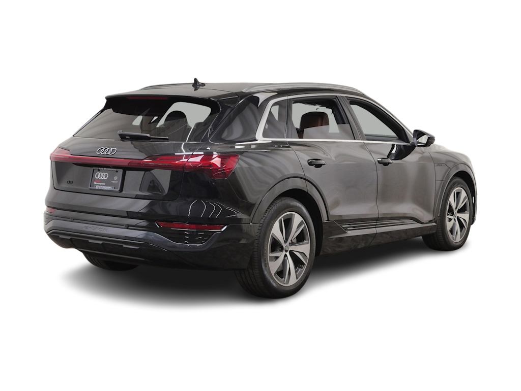 Thumbnail: 2024 Audi Q8 e-tron - 12