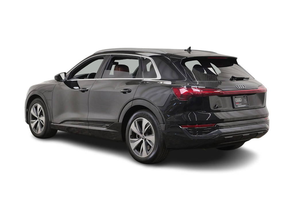 Thumbnail: 2024 Audi Q8 e-tron - 4