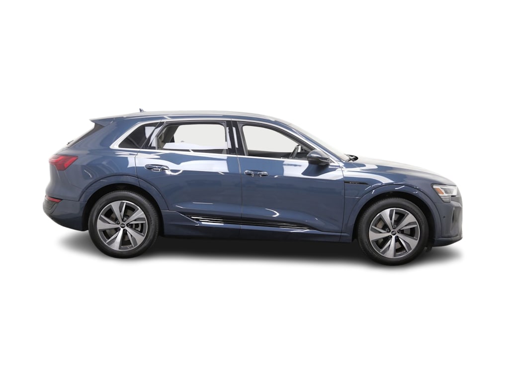 Thumbnail: 2024 Audi Q8 e-tron - 13