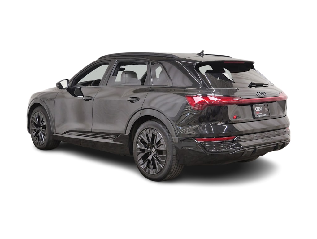 Thumbnail: 2024 Audi Q8 e-tron - 4