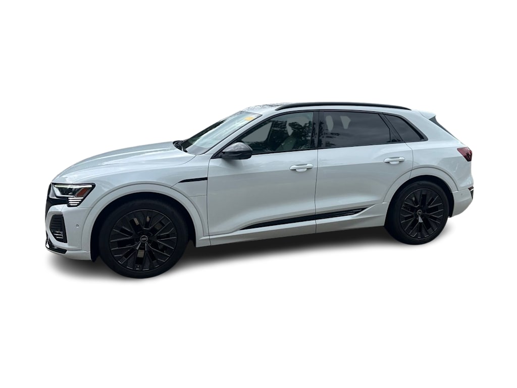 Thumbnail: 2024 Audi Q8 e-tron - 3