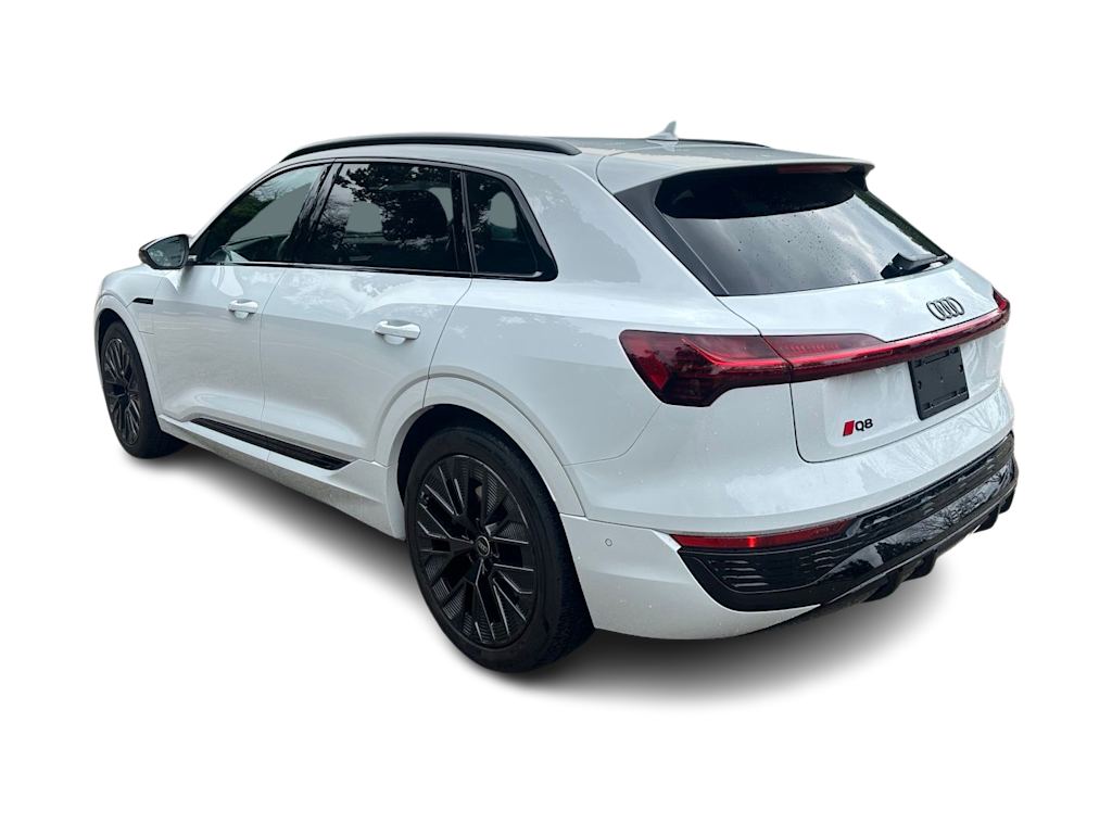 Thumbnail: 2024 Audi Q8 e-tron - 17