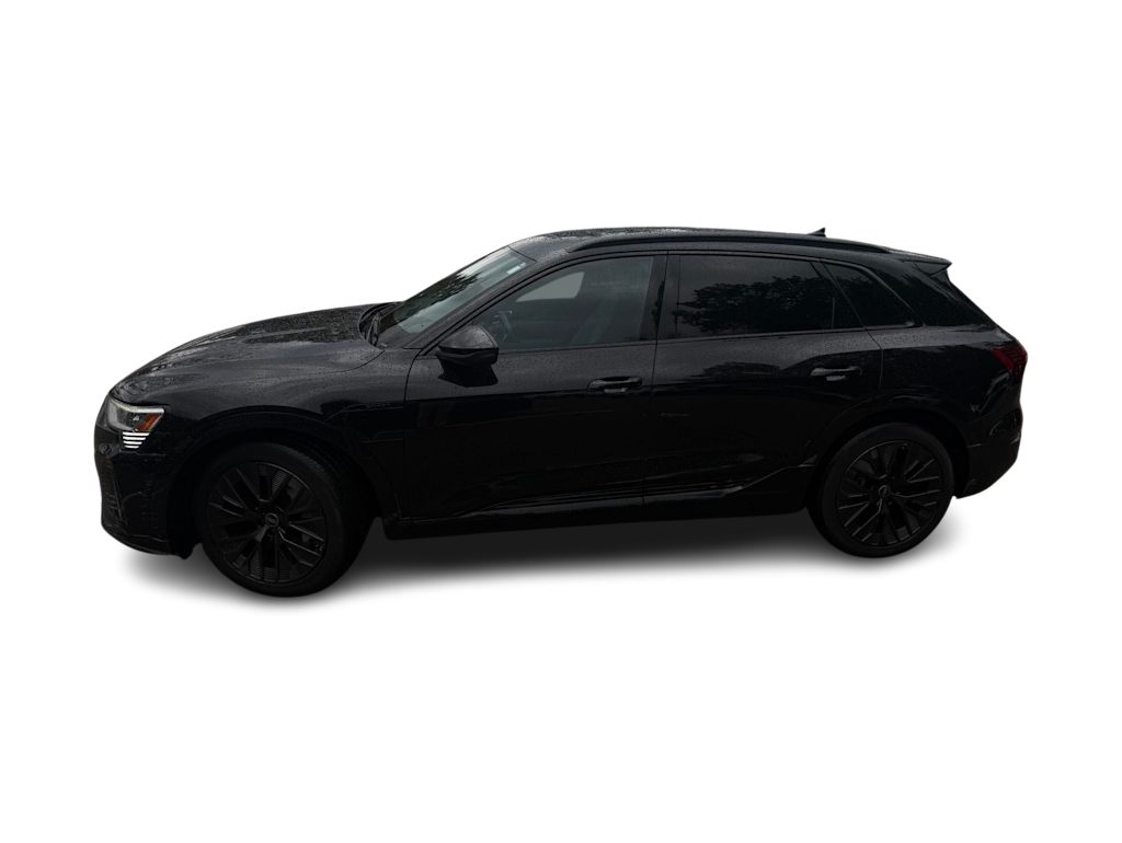 Thumbnail: 2024 Audi Q8 e-tron - 3