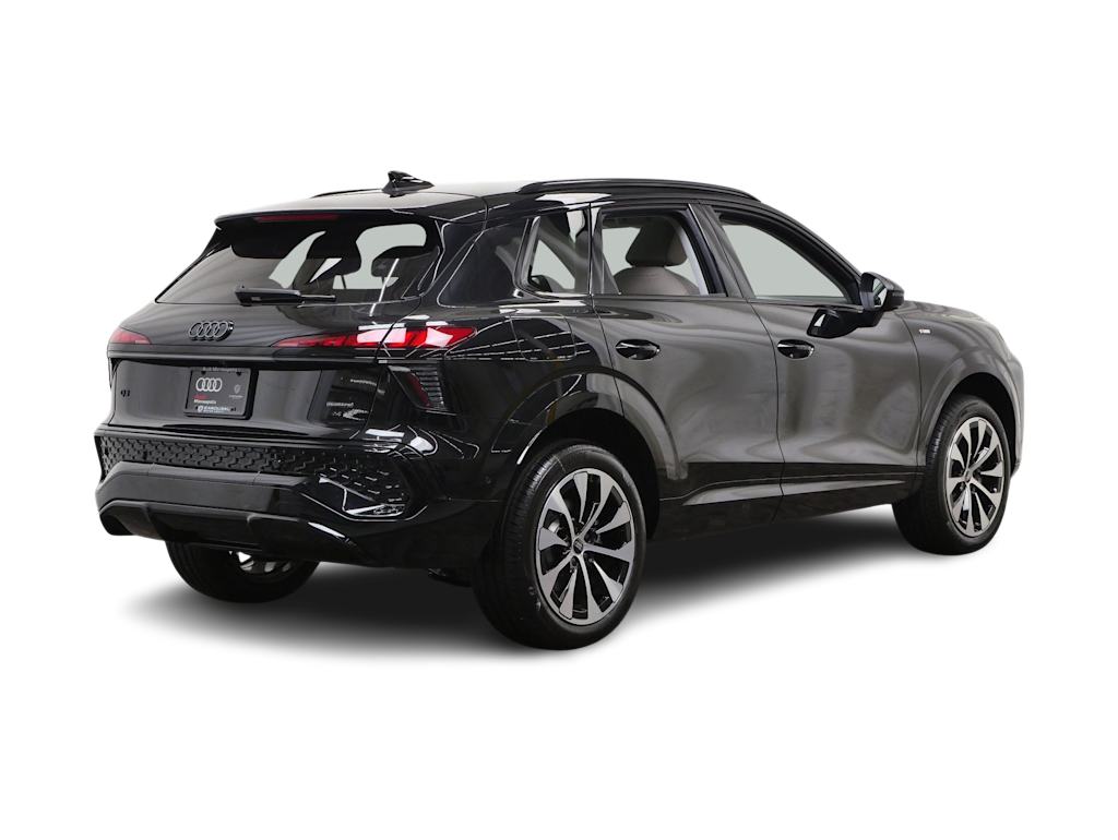 Thumbnail: 2026 Audi Q3 - 8