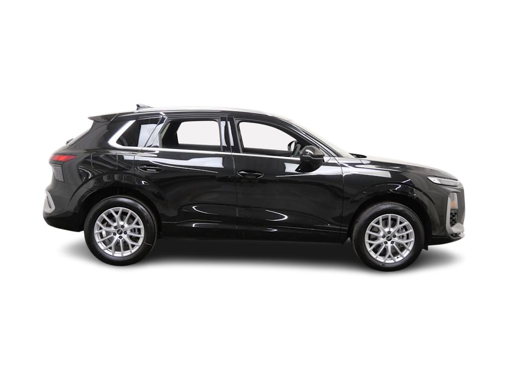 Thumbnail: 2026 Audi Q3 - 9