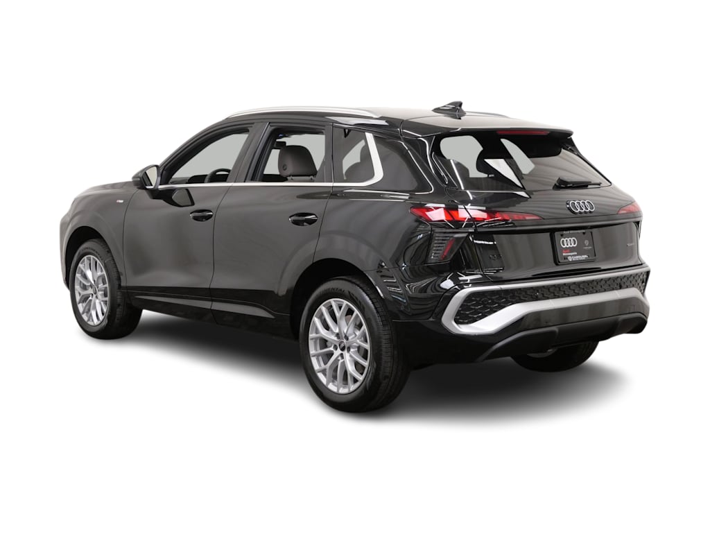 Thumbnail: 2026 Audi Q3 - 4