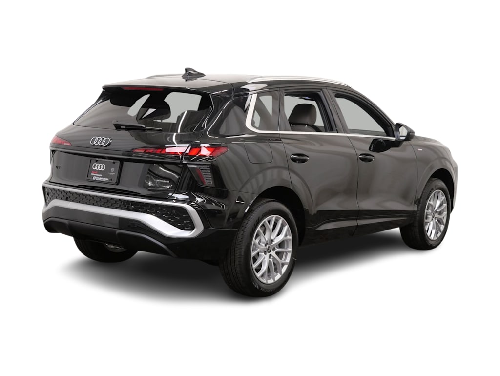 Thumbnail: 2026 Audi Q3 - 8