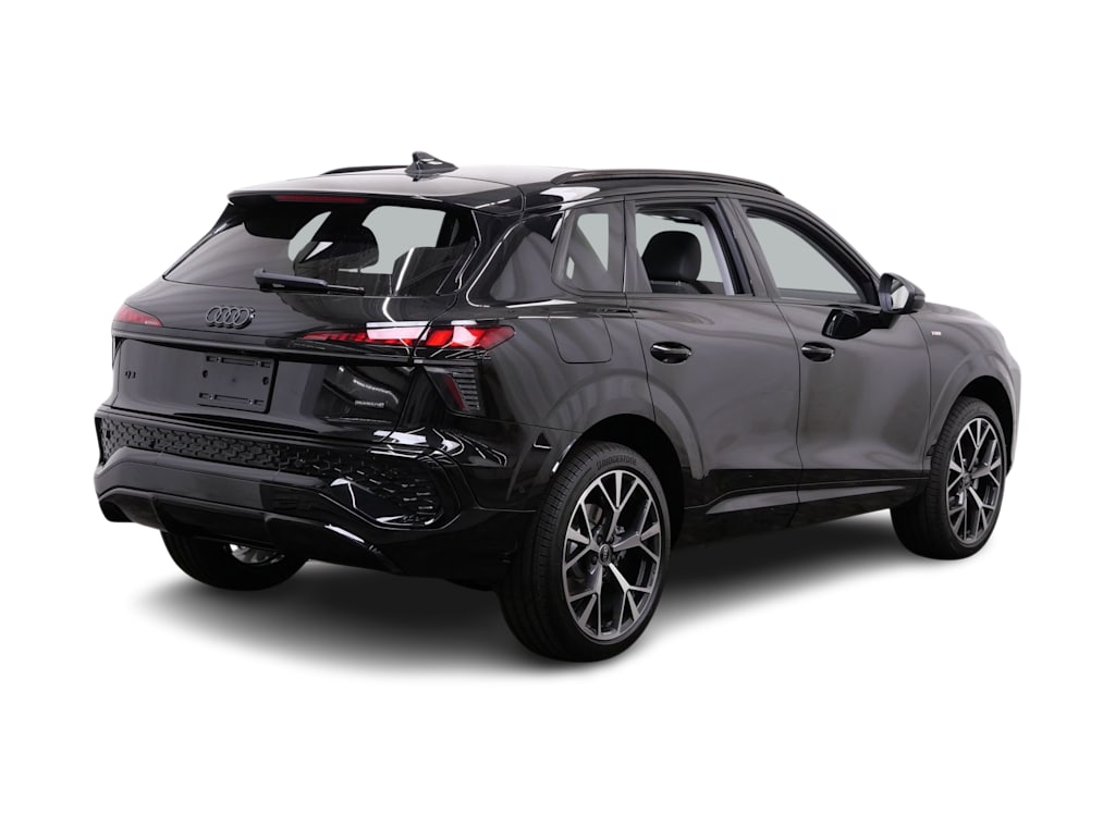 Thumbnail: 2026 Audi Q3 - 8