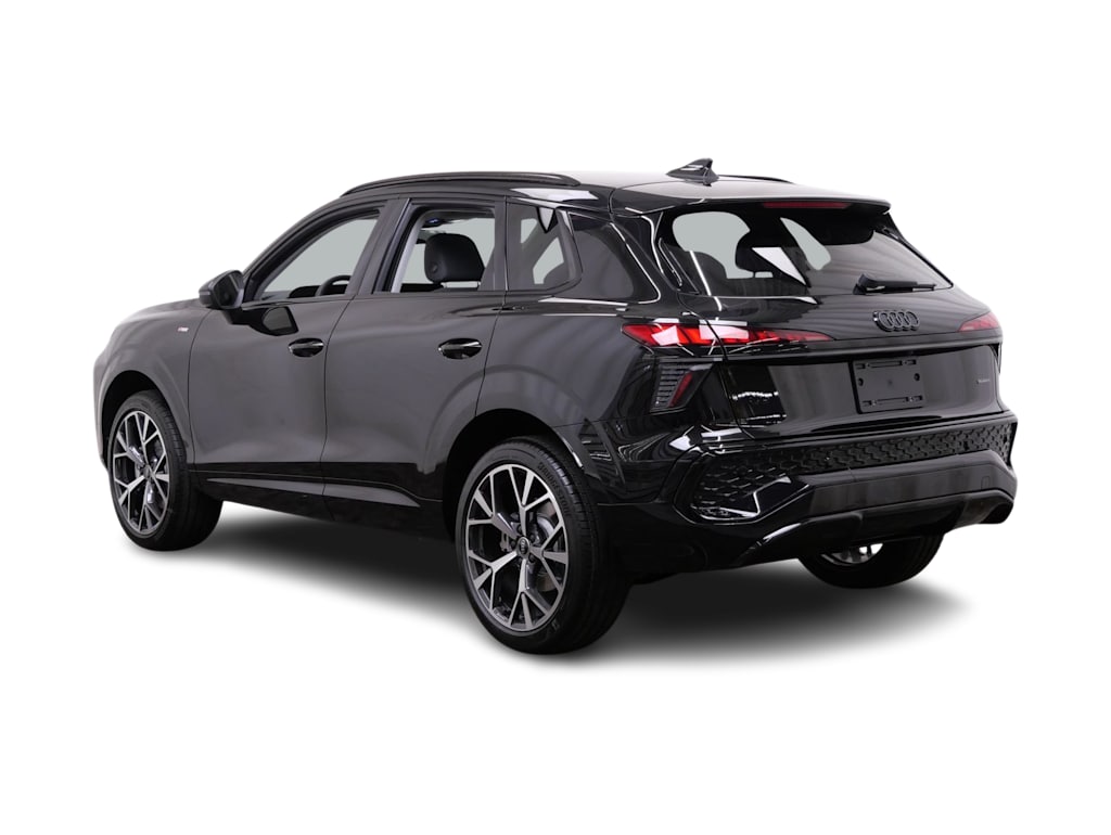 Thumbnail: 2026 Audi Q3 - 4