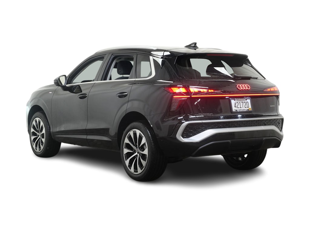 Thumbnail: 2026 Audi Q3 - 4