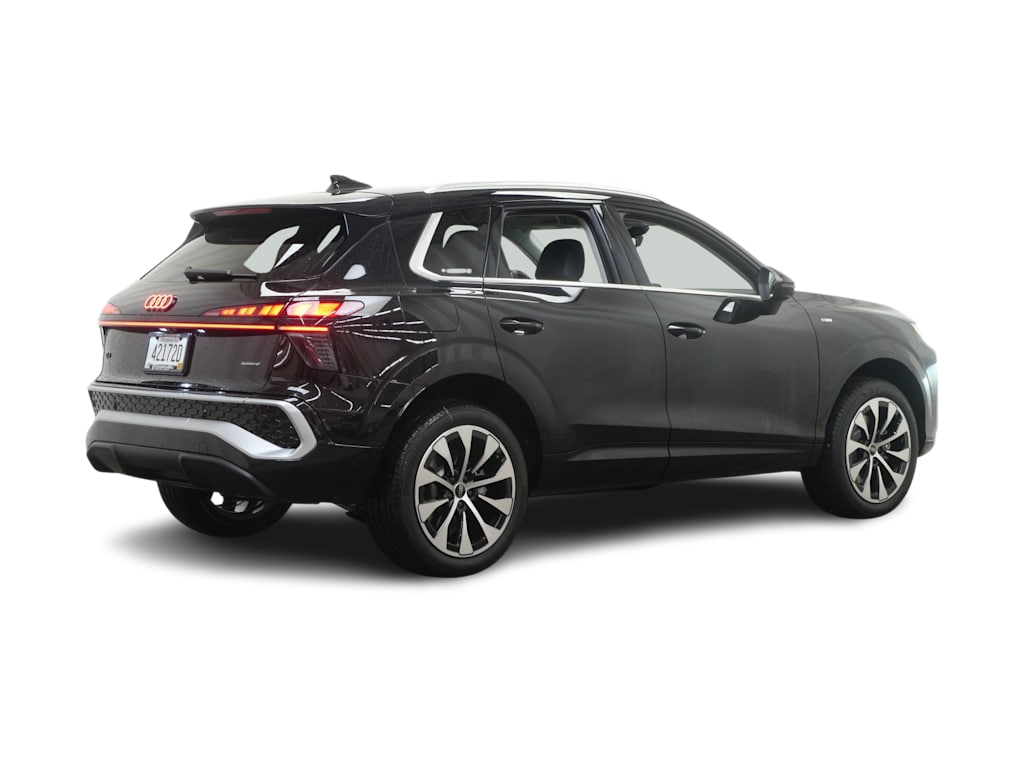 Thumbnail: 2026 Audi Q3 - 9