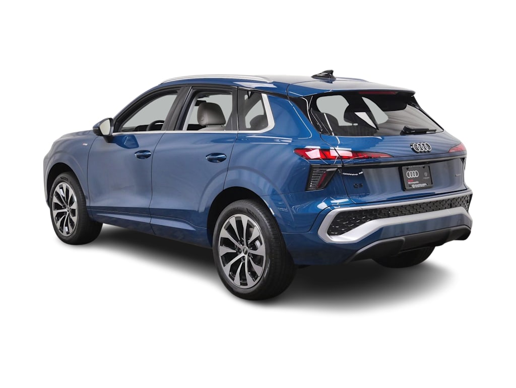Thumbnail: 2026 Audi Q3 - 4