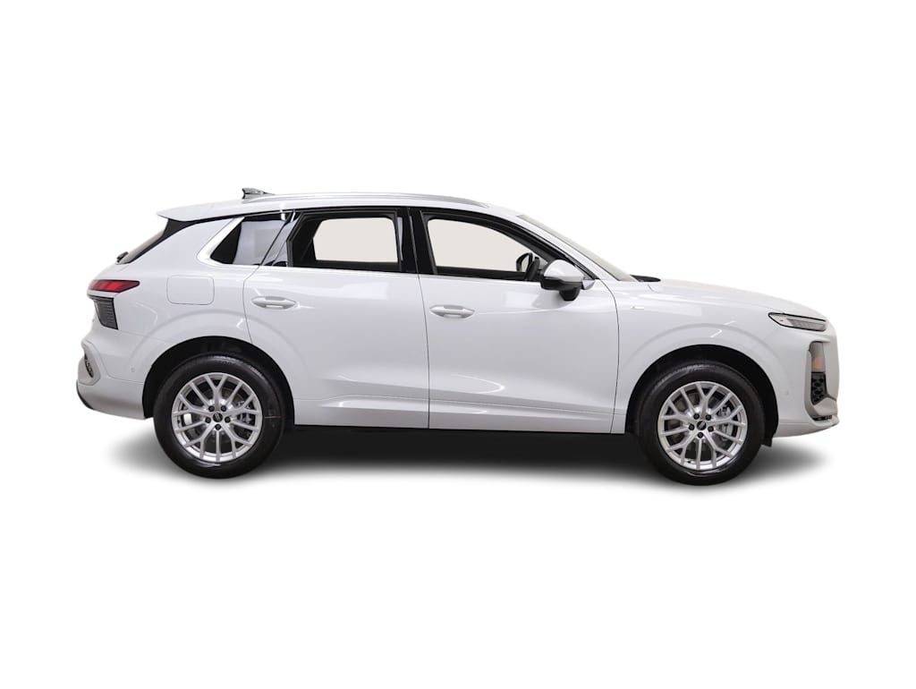 Thumbnail: 2026 Audi Q3 - 9