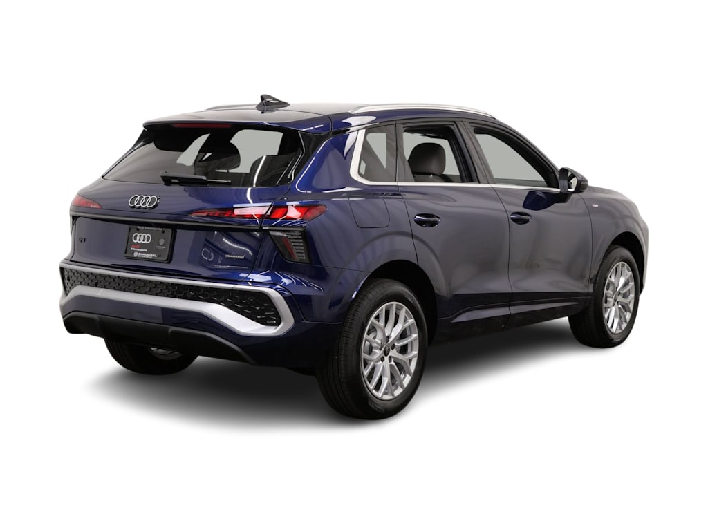 Thumbnail: 2026 Audi Q3 - 8