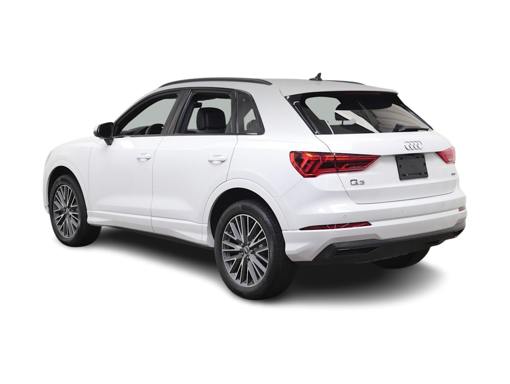 Thumbnail: 2023 Audi Q3 - 4