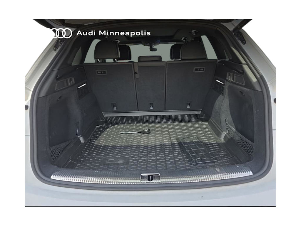 Thumbnail: 2023 Audi SQ5 - 10