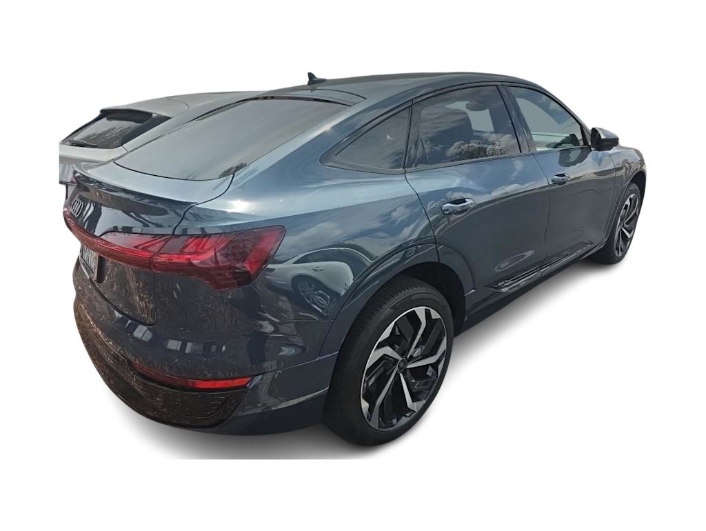 Thumbnail: 2024 Audi Q8 e-tron - 10