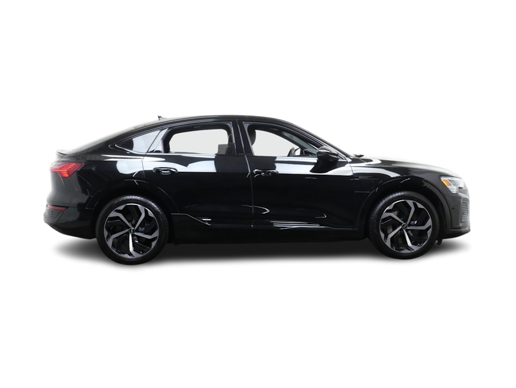 Thumbnail: 2024 Audi Q8 e-tron - 9