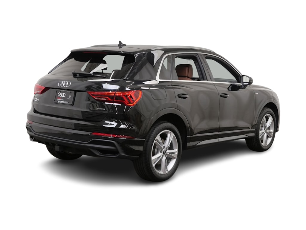 Thumbnail: 2023 Audi Q3 - 10