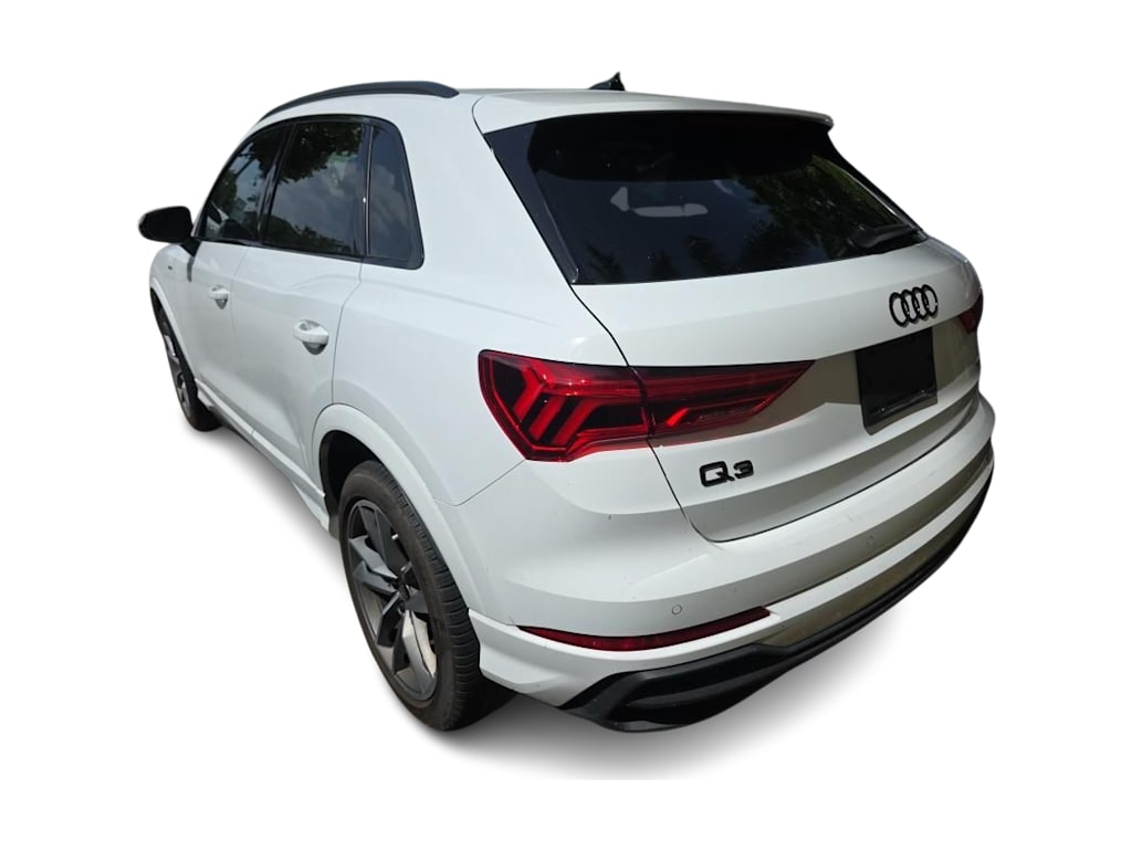 Thumbnail: 2023 Audi Q3 - 2