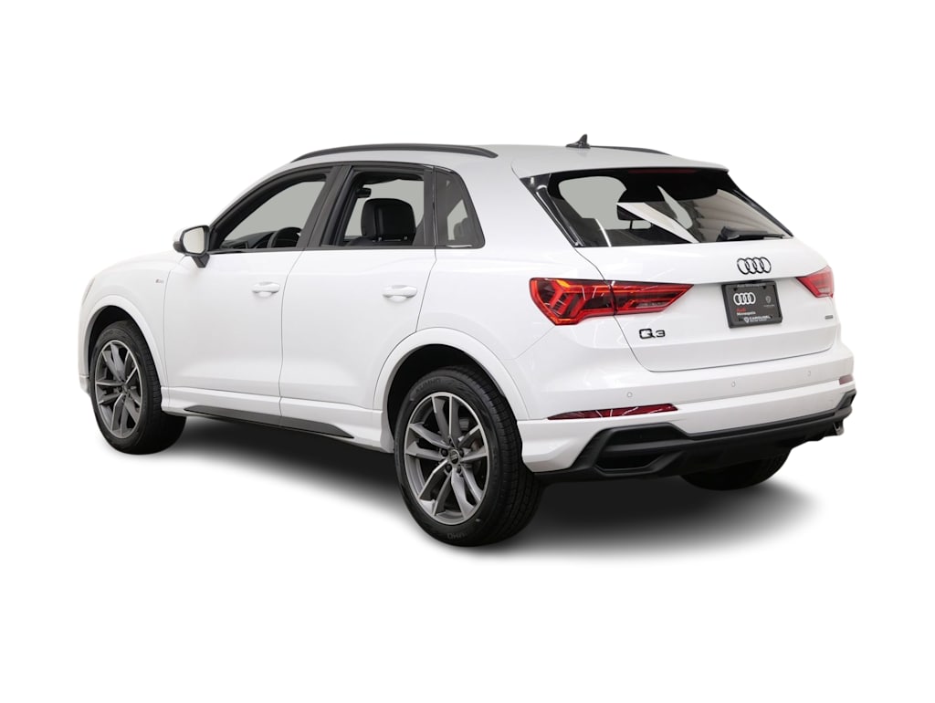 Thumbnail: 2023 Audi Q3 - 4