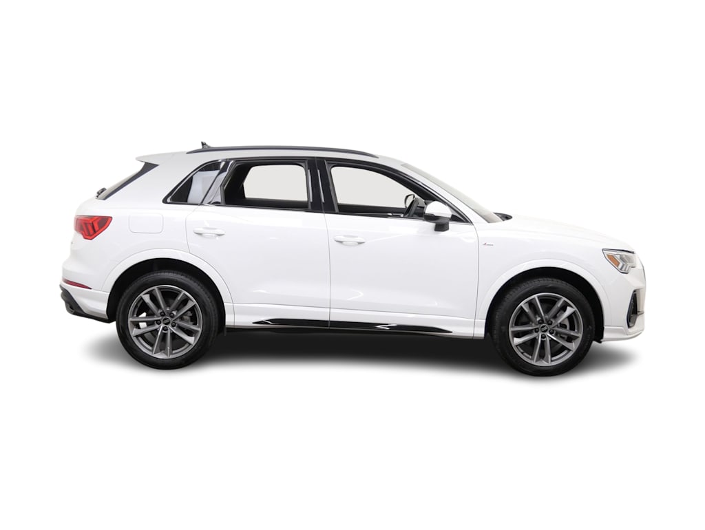 Thumbnail: 2023 Audi Q3 - 13