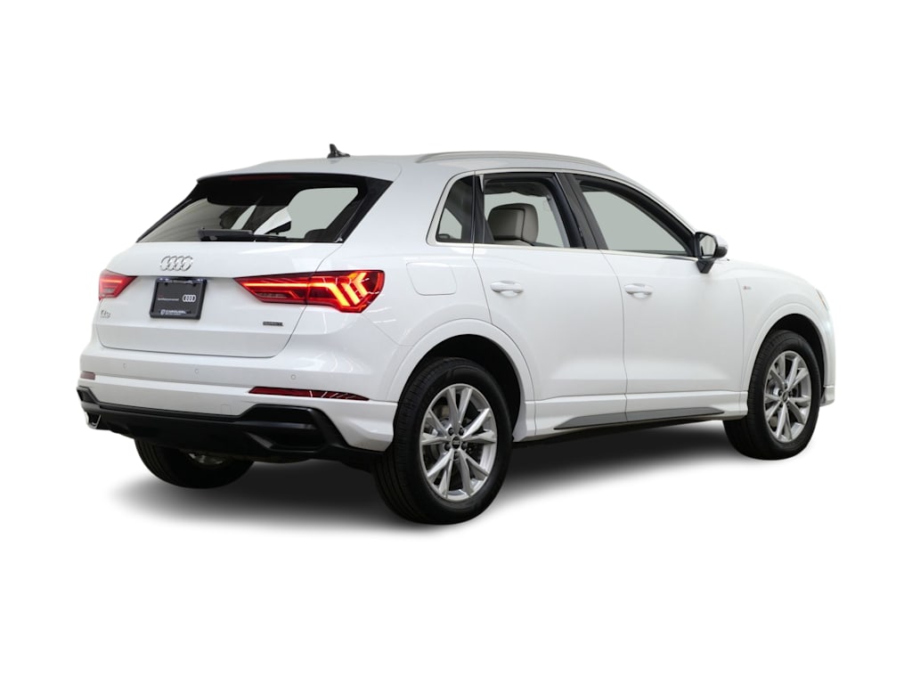 Thumbnail: 2021 Audi Q3 - 12