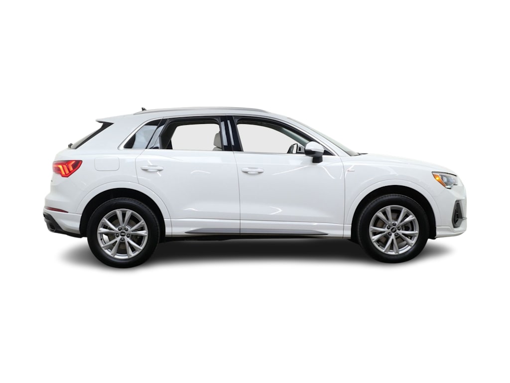 Thumbnail: 2021 Audi Q3 - 13